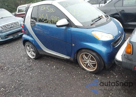 2008 Smart Fortwo Passion z USA, uszkodzony, nr VIN WMEEK31X78K130596